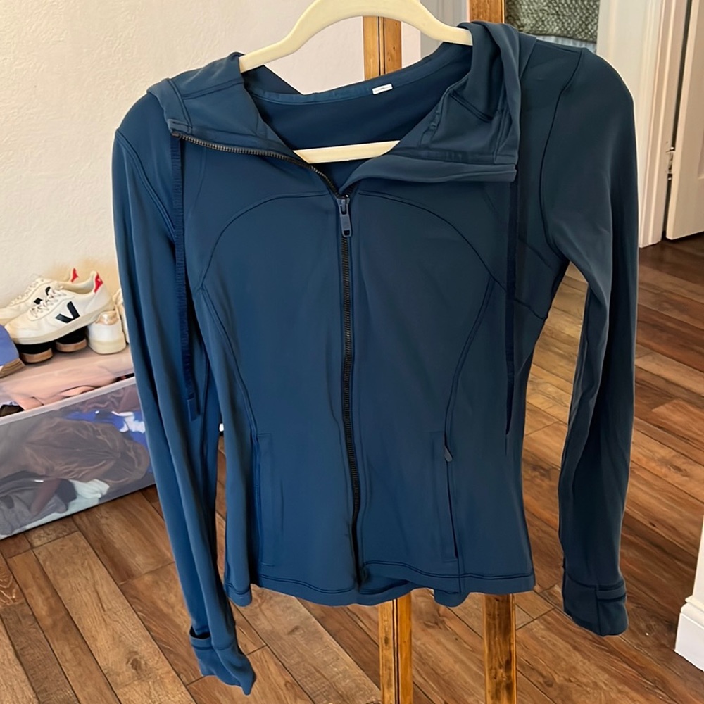 Lululemon hooded define jacket- size 6